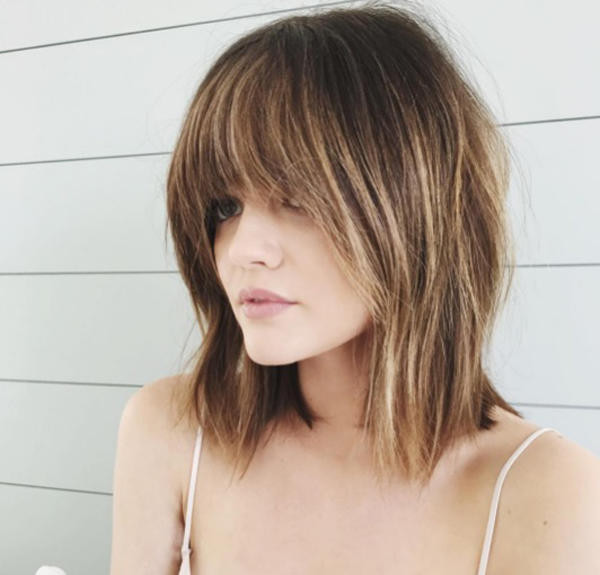 Haarschnitt Mittellang Mit Pony
 Lucy Hale trägt jetzt Long Bob mit Pony