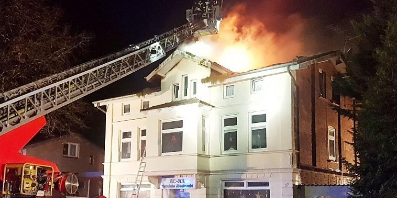 Haus Abgebrannt
 Bad Schwartau Feuer zerstört Haus Hanfplantage