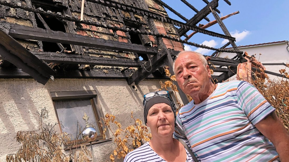 Haus Abgebrannt
 Haus abgebrannt In 30 Minuten das ganze Leben zerstört