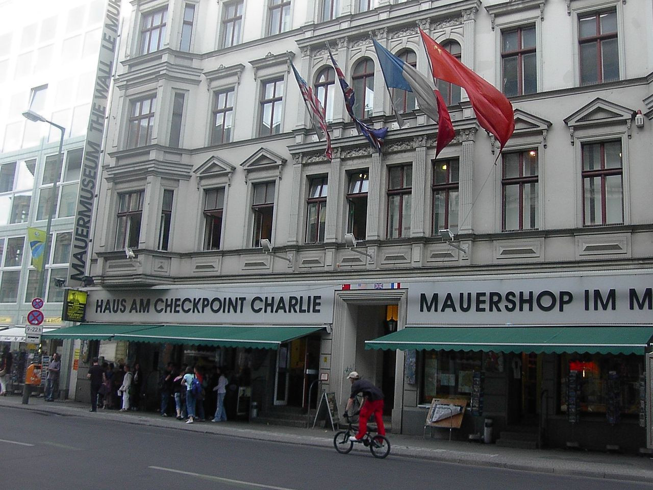 Haus Am Wall
 Checkpoint Charlie