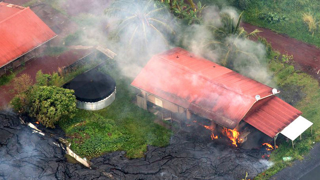 Haus Auf Hawaii
 Lava verschlingt nach monatelanger Reise erstes Haus
