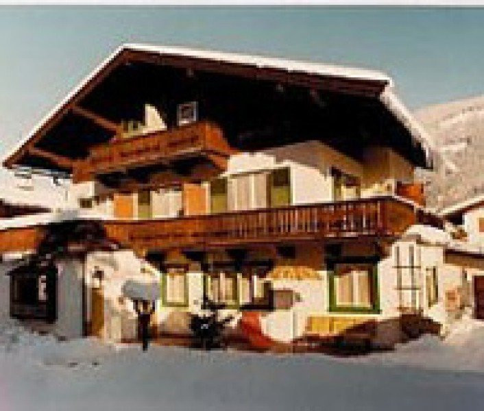 Haus Beate
 Haus Beate in Kitzbühel • Angebote • Zimmer • Verfügbarkeit