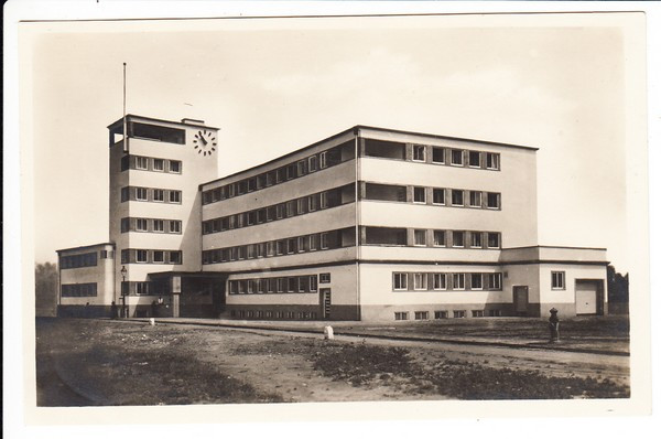 Haus Der Jugend Frankfurt
 Haus der Jugend Frankfurt Main Bauhaus Stil Nr