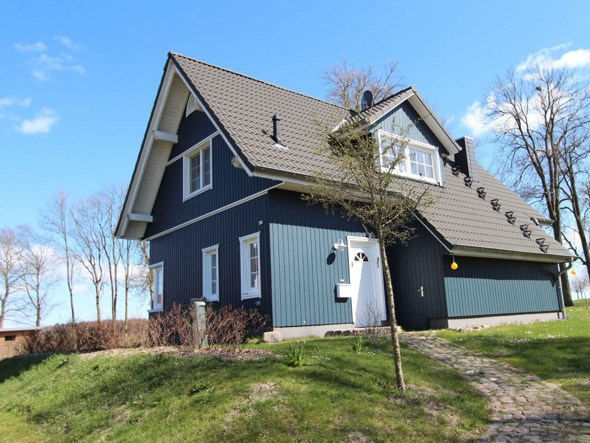 Haus Der Ruhe Lünen
 Ferienhaus Blaues Haus Ruhe & Entspannung in Seenähe