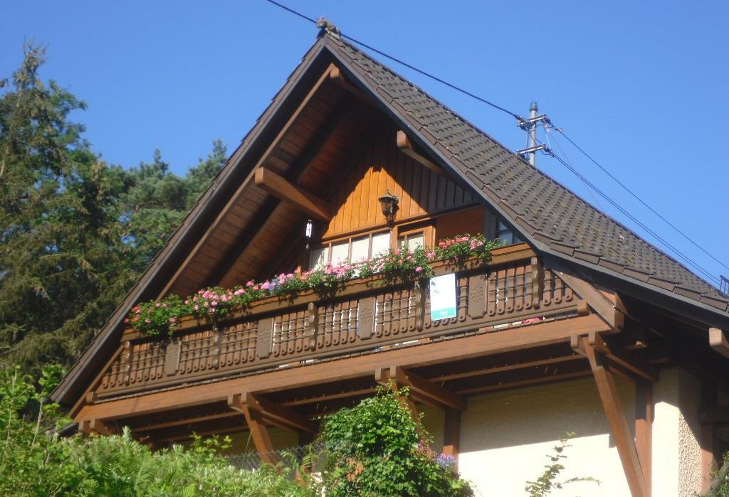 Haus Doris
 Unterkünfte · Haus Doris Blick zur Burg Weis · Erlenbach