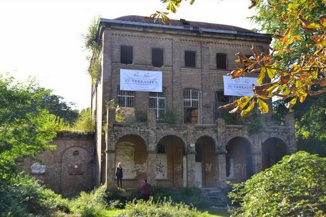 Haus Fühlingen
 Führung durch das "Haus Fühlingen" Lost Places