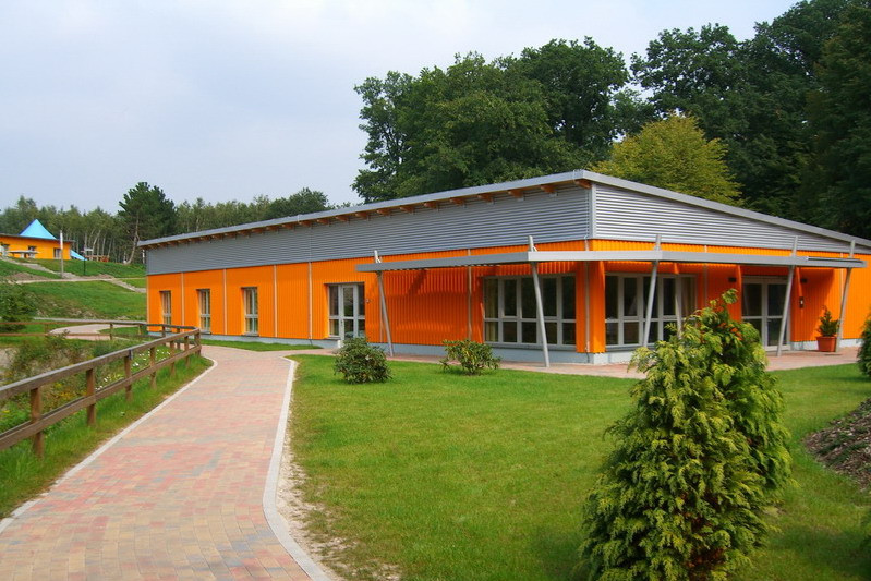 Haus Grillensee
 Freizeit und Bildungszentrum Haus Grillensee in Naunhof