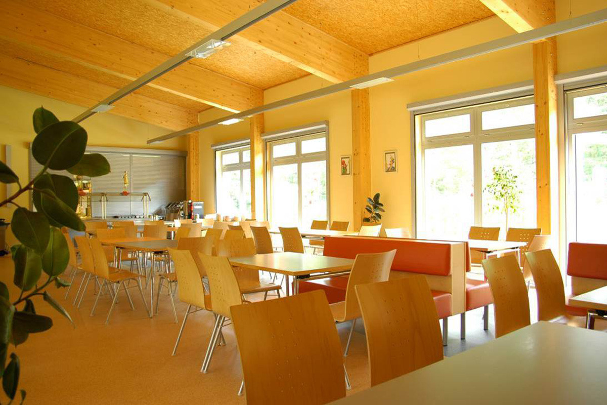 Haus Grillensee
 Freizeit und Bildungszentrum Haus Grillensee in Naunhof