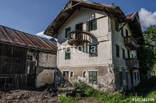 Haus In Den Bergen Kaufen
 "altes haus in den bergen" Stockfotos und lizenzfreie