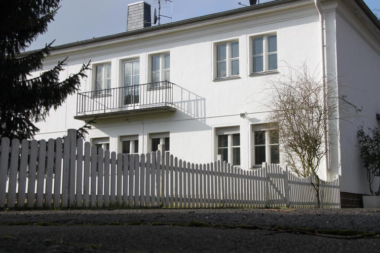 Haus Kaufen Borchen
 White House Klaus Peter Schumann und Werner Ibold