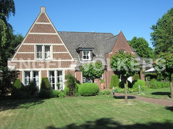 Haus Kaufen Bremervörde
 Englische Landhausvilla nahe Bremervörde