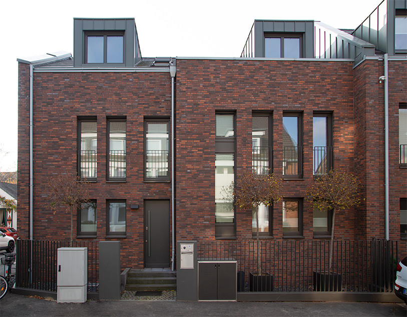 Haus Kaufen Düsseldorf
 Stadthaus in Düsseldorf Niederkassel zu verkaufen