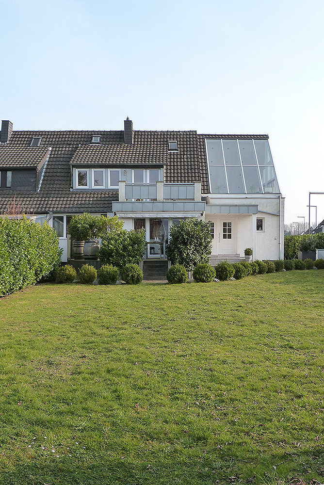 Haus Kaufen Düsseldorf
 Neubau Einfamilienhaus in Düsseldorf Urdenbach zum Erstbezug