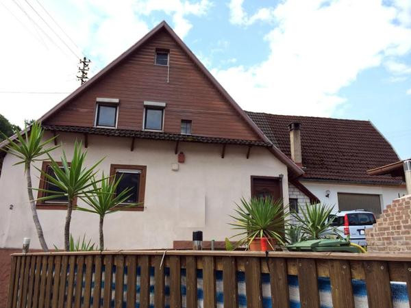 Haus Kaufen Gernsbach
 Ausbaufähige DHH mit 1 Familien Häuser