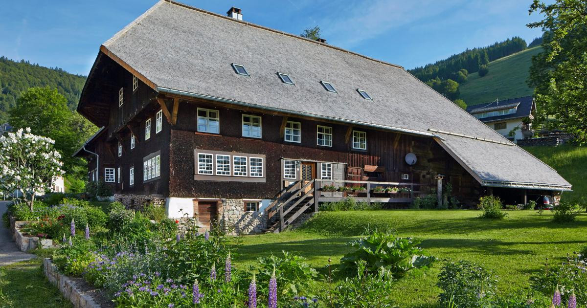 Haus Kaufen Im Schwarzwald
 Bauernhaus Denkmal wird Familiensitz DAS HAUS