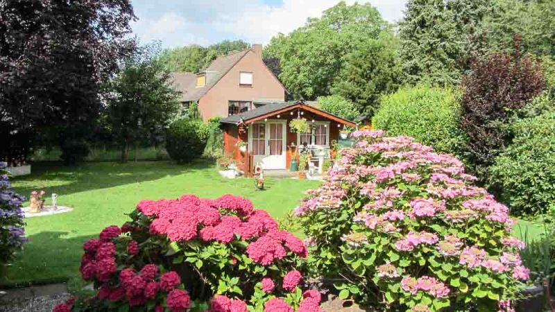 Haus Kaufen Krefeld
 DHH mit Garten und Garage als Einfamilien und