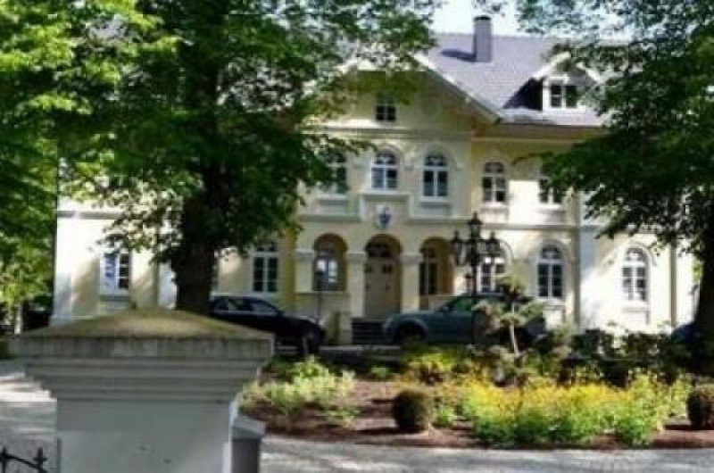 Haus Kaufen Lüneburg
 Immobilien petence Herrschaftliches Anwesen zwischen