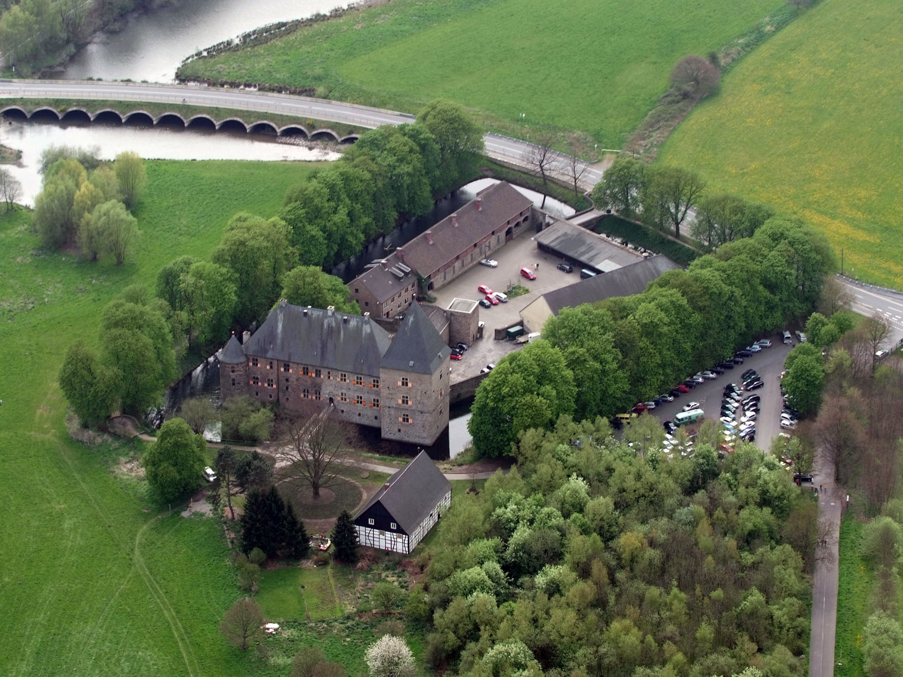 Haus Kemnade
 Das Ruhrgebiet Land der Burgen und Schlösser