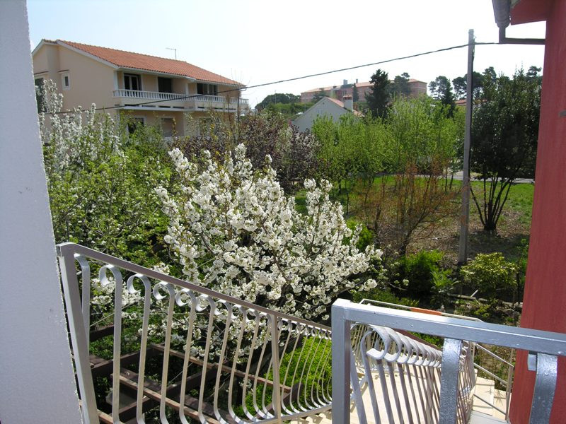 Haus Nr 5
 Haus mit zwei Ferienwohnungen in Palit auf der Insel Rab