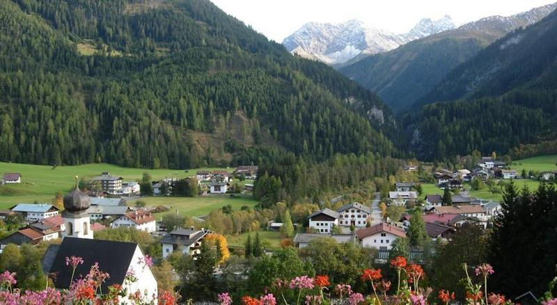 Haus Schönblick
 Haus Schönblick in Bach Stockach