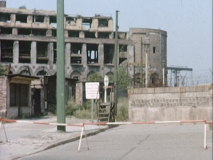 Haus Vaterland Berlin
 Berlin Wall Berlin 1965