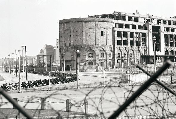 Haus Vaterland Berlin
 File Berlin Potsdamer Platz d Wikimedia mons