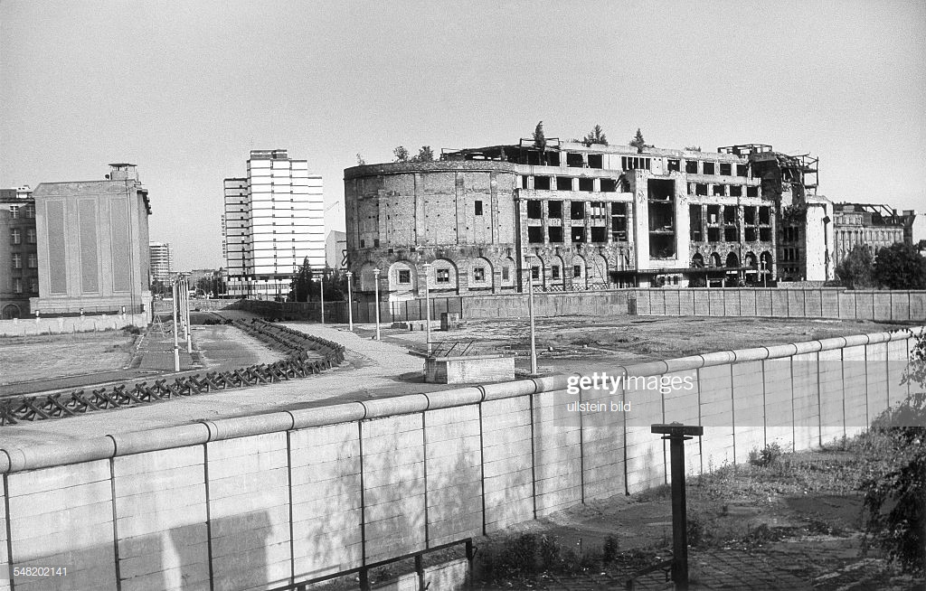 Haus Vaterland Berlin
 view over the wall to the destroyed Haus Vaterland in