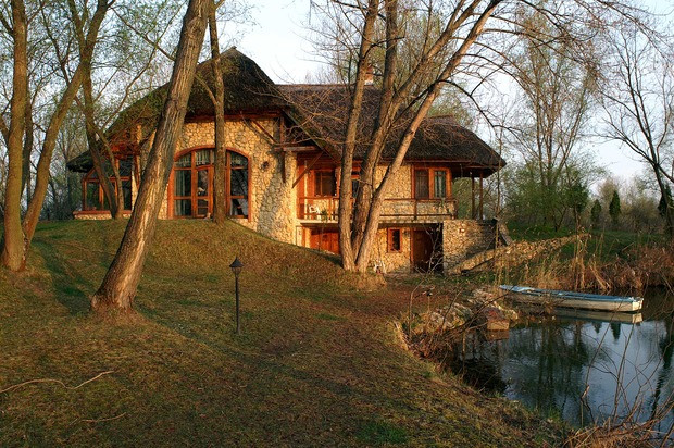 Haus Zu Verkaufen
 Haus und See zu verkaufen aus Neusiedl am See