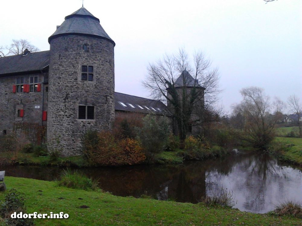 Haus Zum Haus
 Wasserburg Haus zum Haus Ratingen