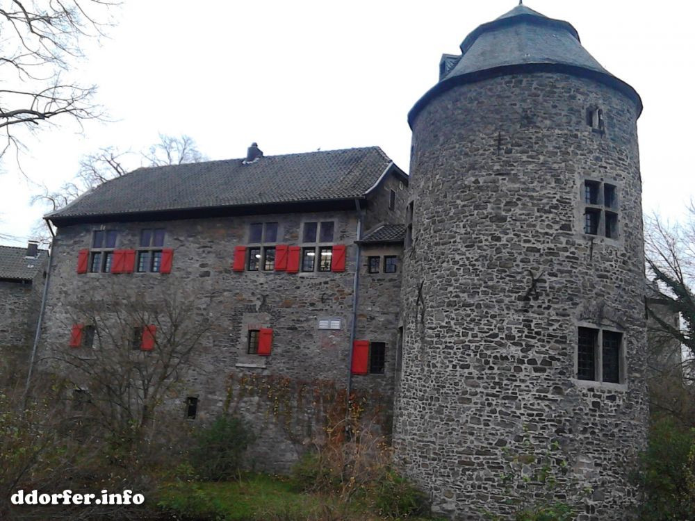 Haus Zum Haus
 Wasserburg Haus zum Haus Ratingen