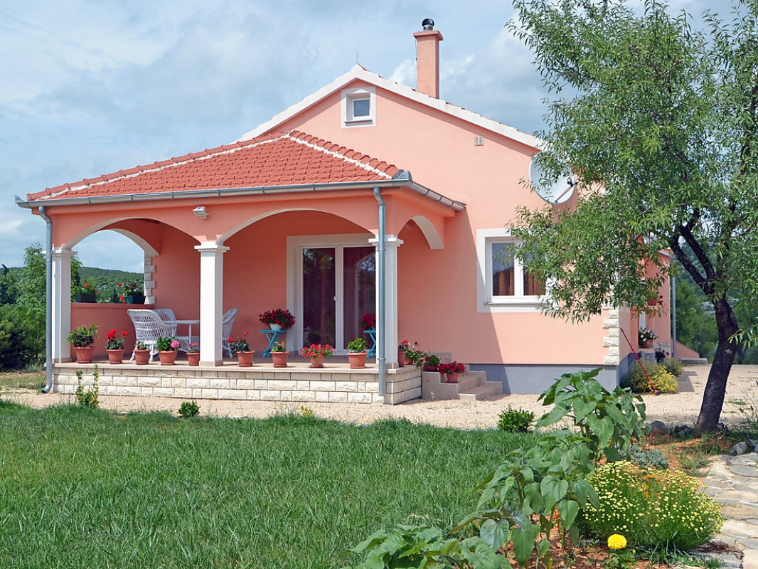 Haus Zur Miete
 Haus zur Miete in Pirovac Kroatien