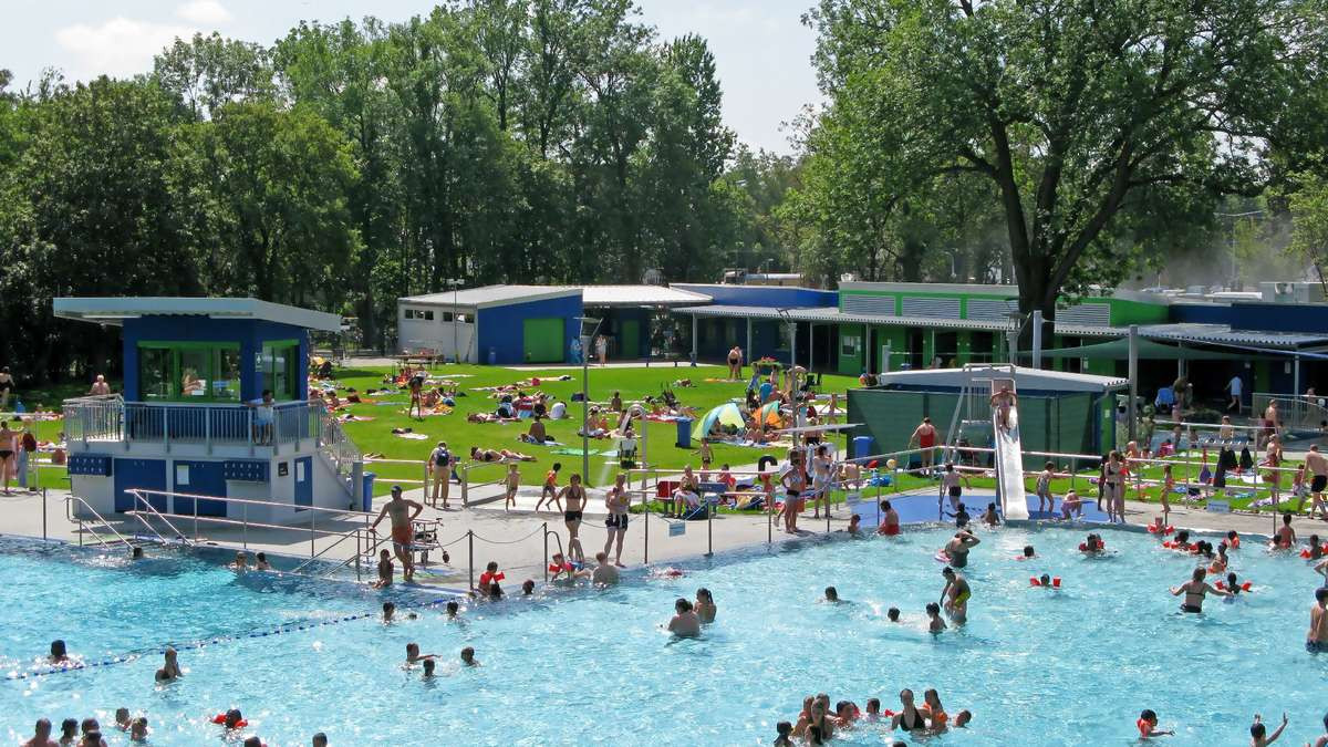 Hausen Frankfurt
 Im Frankfurter Freibad Hausen ist Welt noch in Ordnung