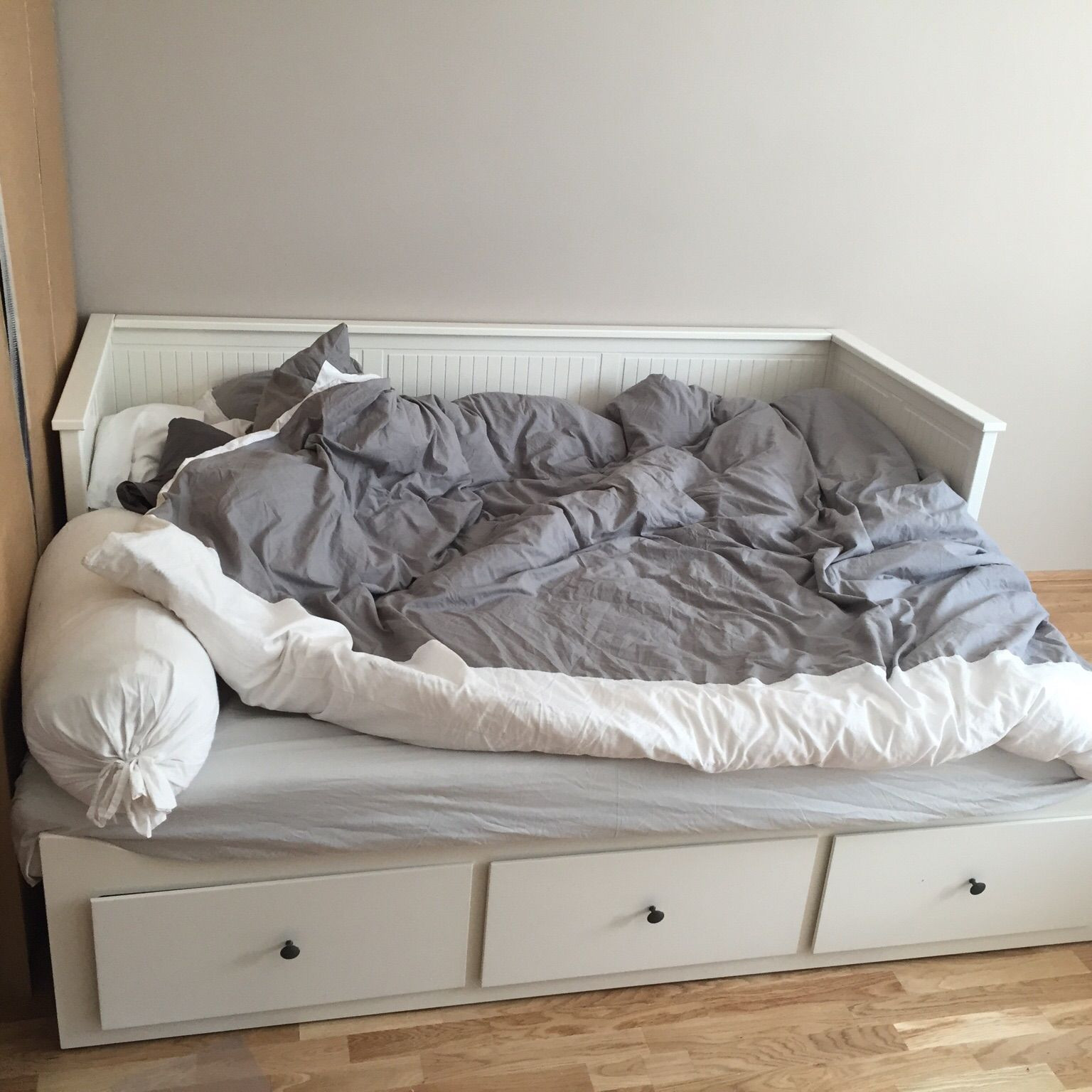 Hemnes Bett
 Gebraucht IKEA Hemnes Tagesbett in 1070 Wien um € 100 00