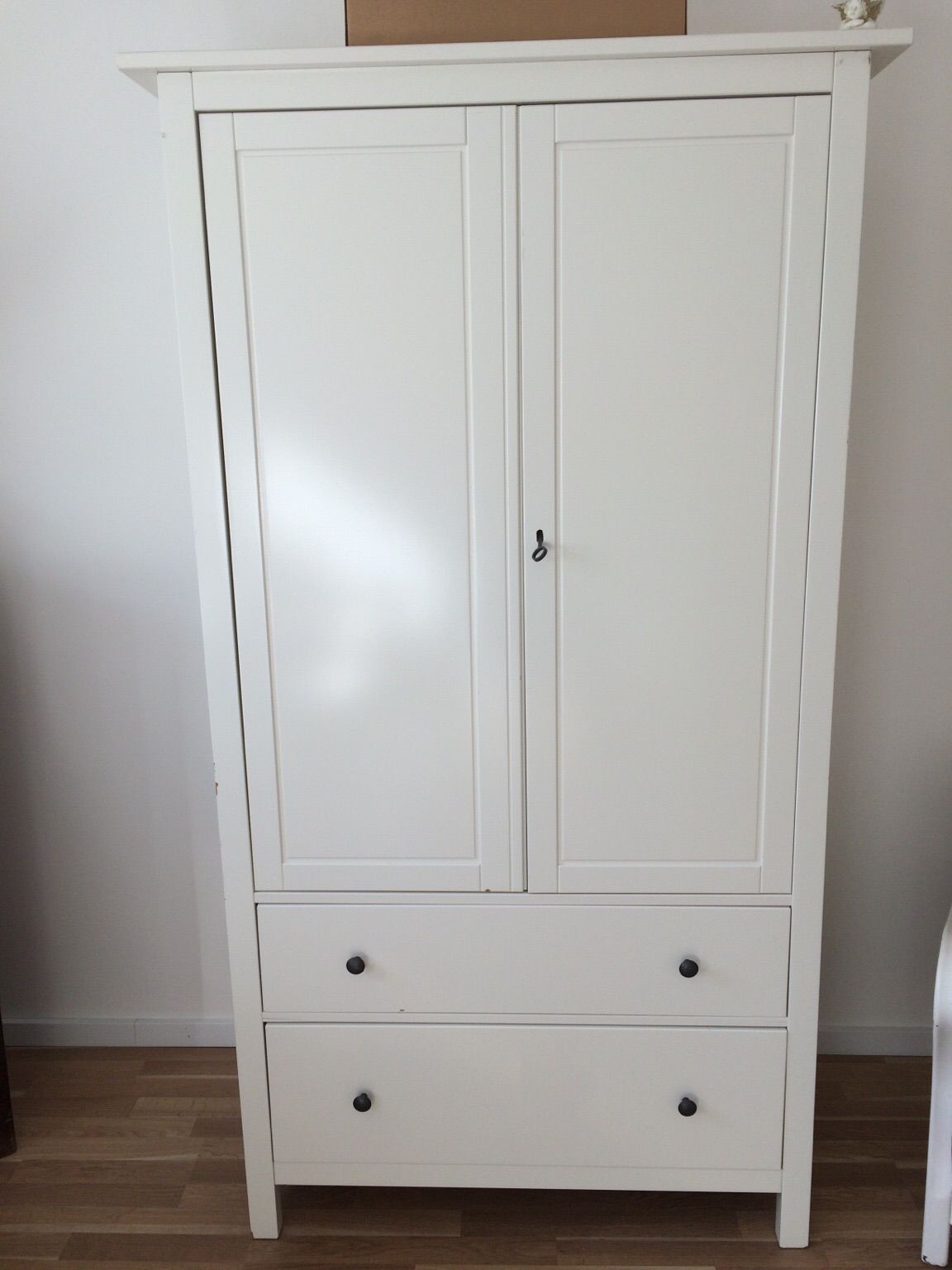Vf6jIgl S0o8i0Xj Hemnes Kleiderschrank
Gebraucht Ikea Hemnes Kleiderschrank Kleiderkasten in