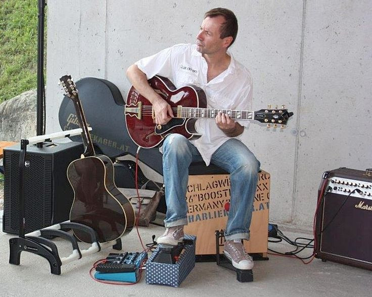 Hintergrundmusik Hochzeit
 Hintergrundmusik Leoben Solo Künstler Gitarrist Charlie