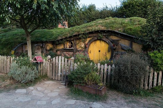 Hobbit Haus
 Ein Hobbit Haus A house of a Hobbit Bild von Hobbiton