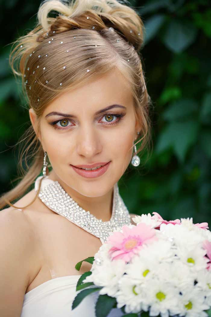 Hochsteckfrisuren Hochzeit Anleitung
 Hochsteckfrisuren Hochzeit Bildergalerie Hochzeitsportal24