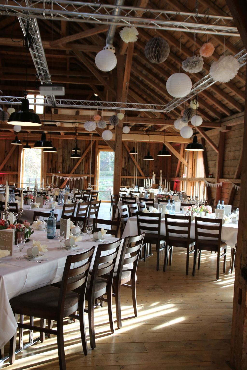 Hochzeit Allgäu Scheune
 ScheunenHochzeit Stadlhochzeit im Allgäu Scheunendeko