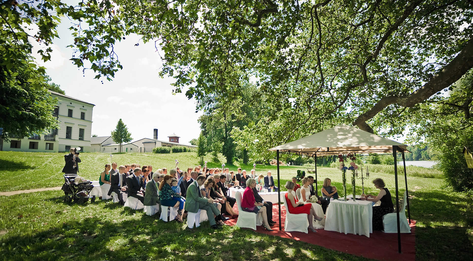 Hochzeit Am See
 Hochzeit am See bei Berlin auf dem Landgut Stober