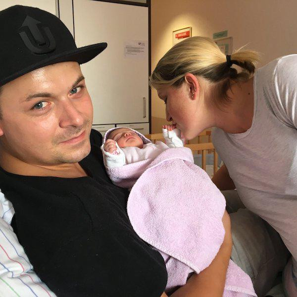 Hochzeit Auf Den Ersten Blick Baby
 "Hochzeit auf den ersten Blick" Baby Glück für Vanessa