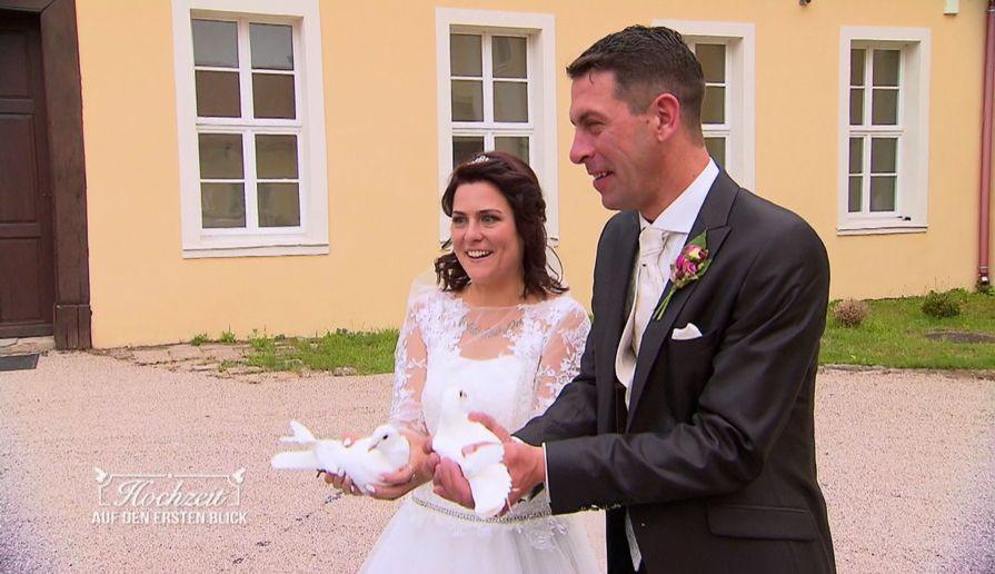 Hochzeit Auf Den Ersten Blick Kathrin Und Frank
 Karin und Frank Hochzeit auf den ersten Blick Episode 2