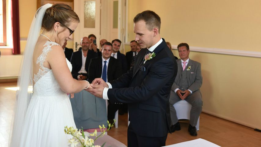 Hochzeit Auf Den Ersten Blick Staffel 4
 "Hochzeit auf den ersten Blick" Liebesbeweis von Julian