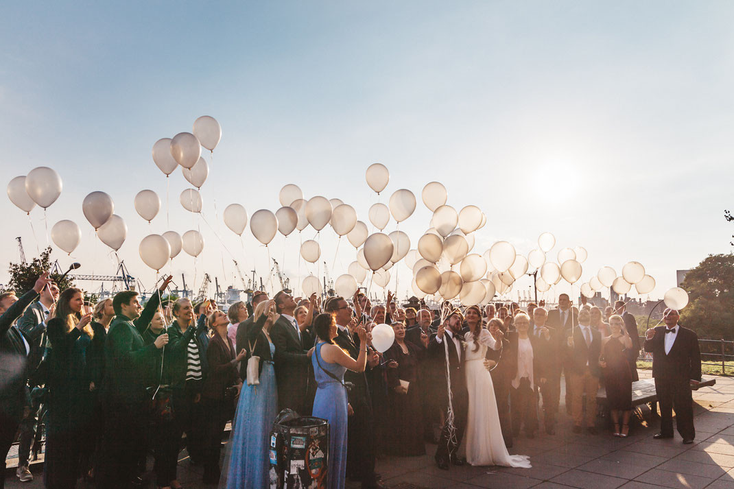 Hochzeit Ballons
 Hochzeitsfotos bei einer Hochzeit im Empire Riverside