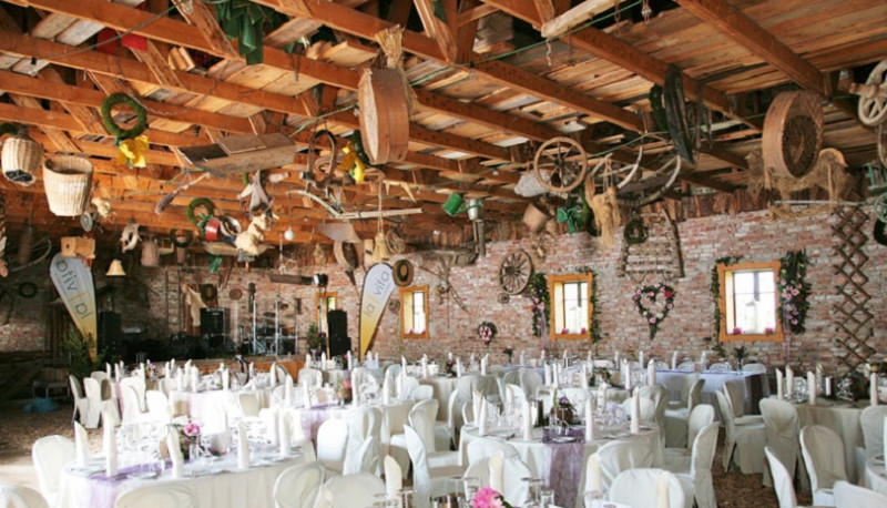 Hochzeit Bauernhof
 Feldbauernhof Hochzeit am Bauernhof Festsaal mieten