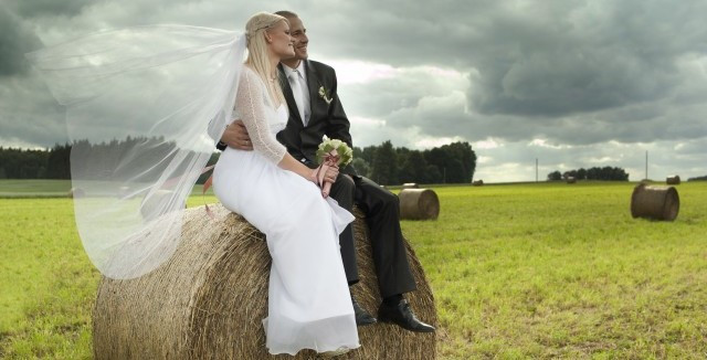 Hochzeit Bauernhof
 Hochzeit auf dem Bauernhof Heirat wie "Bauer sucht Frau"