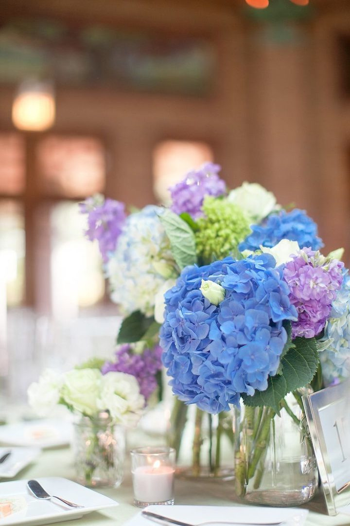 Hochzeit Blau
 Tischdeko Hochzeit Hortensien Blau Lila Weiss