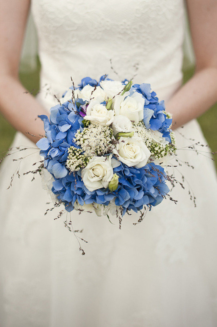 Hochzeit Blumen
 Neue blaue Brautsträuße