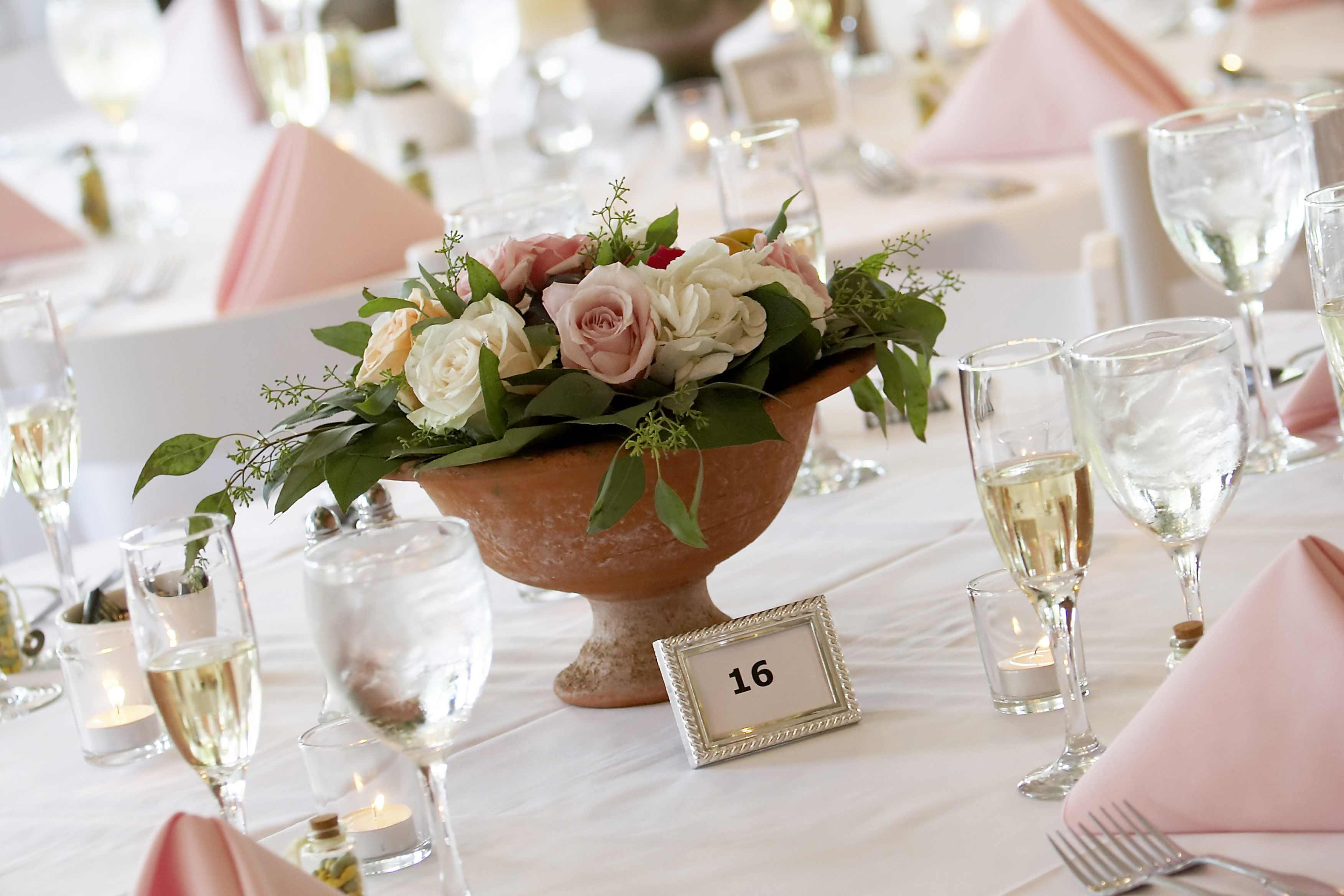 Hochzeit Blumendeko
 Blumendeko Hochzeit mit Rosen Bildergalerie