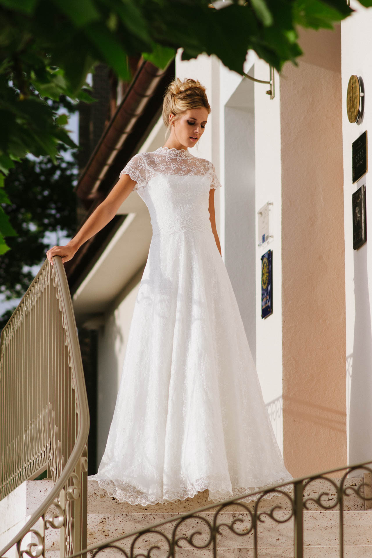 Hochzeit Corsage Trägerlos
 Hochzeitskleid trägerlos mit weitem Rock Spitze und Corsage