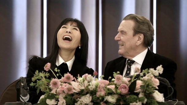 Hochzeit Gerhard Schröder
 Leute Gerhard Schröder und Soyeon Kim wollen heiraten